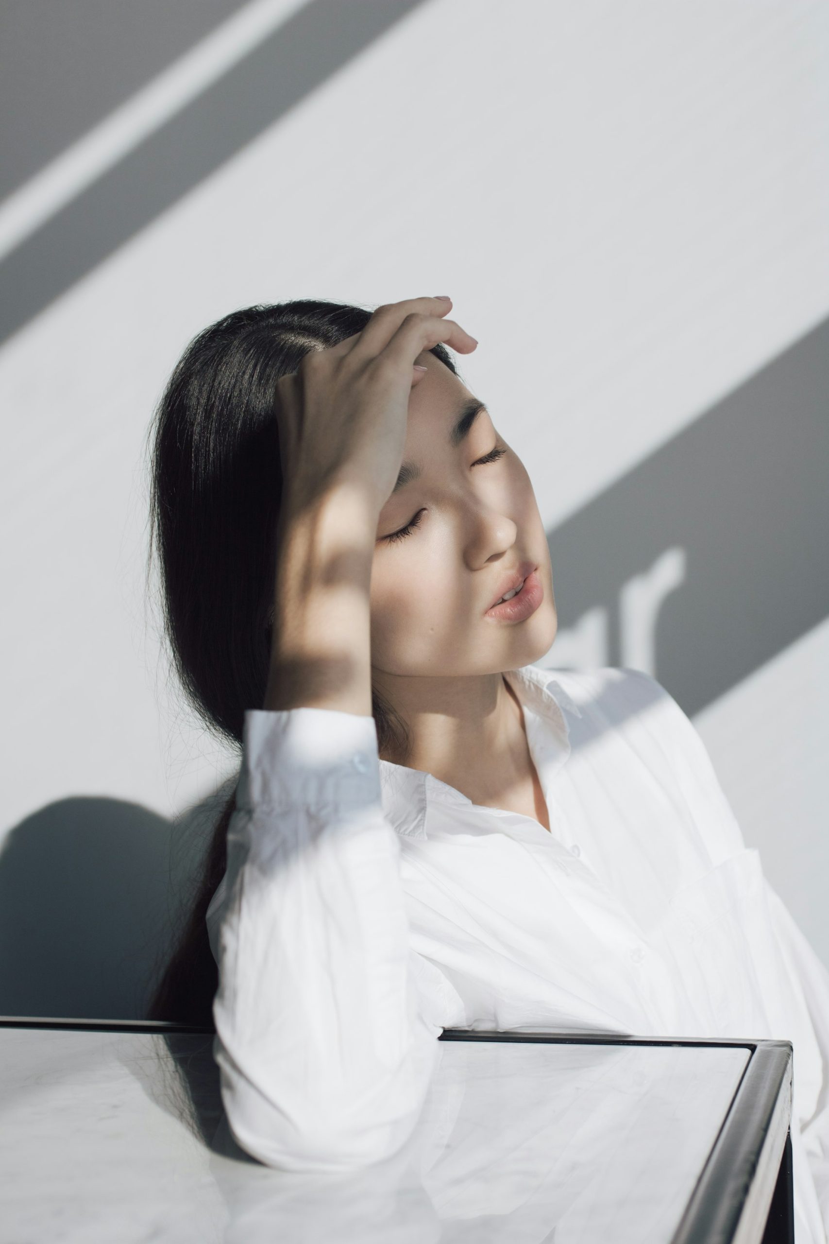 Headaches and Migraine Light Sensitivity Due To Light Environment